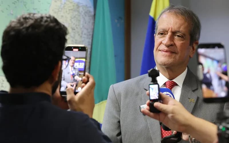 Valdemar se irrita com Bolsonaro e diz que ele não decide tudo sozinho