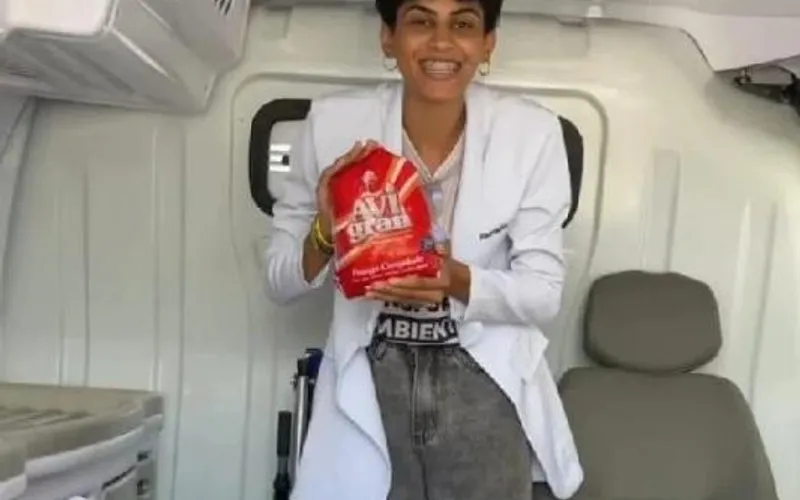 Ambulância do SUS em Gongogi é usada por empresa privada para propaganda de produtos