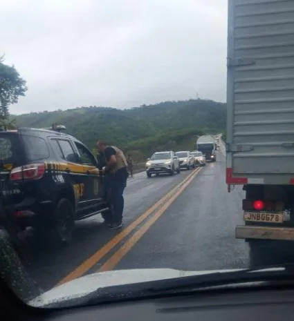 Intensa Troca De Tiros Entre Facções Paralisa Trecho Da Br-101 E Provoca Pânico No Recôncavo Baiano