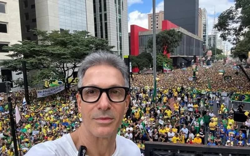 Governador de Minas é criticado após "abandonar" estado em meio a enchente e mortes para participar de manifestação em São Paulo