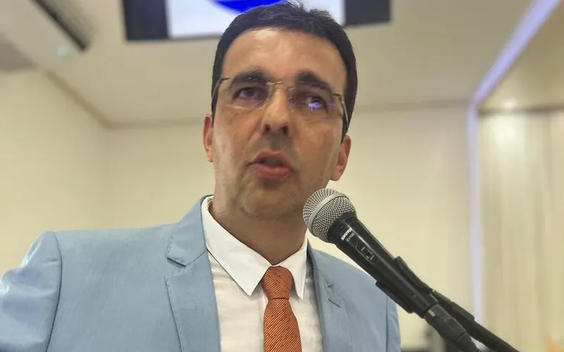 Em tempos de documentos digitais, prefeito de Itamari vai gastar quase R$ 240 mil reais com papel ofício