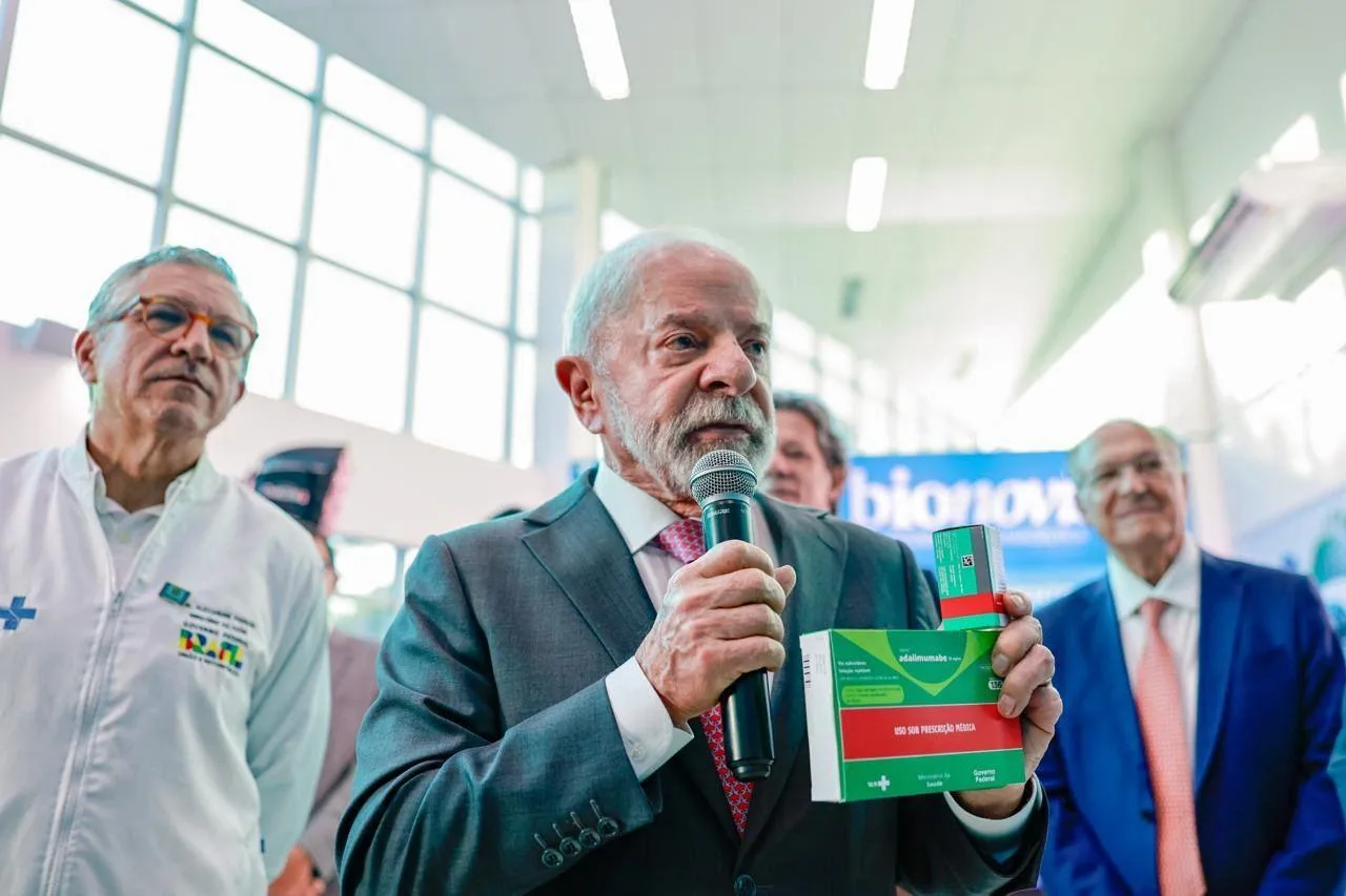 Lula lidera rejeição entre presidenciáveis, seguido por Flávio Bolsonaro