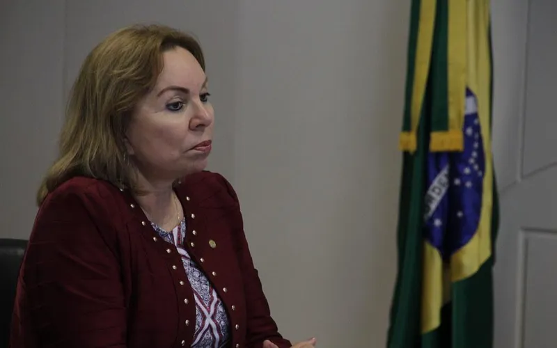 Deputada do MDB comprou apartamento de R$ 4 mi e carro de luxo com dinheiro desviado do INSS