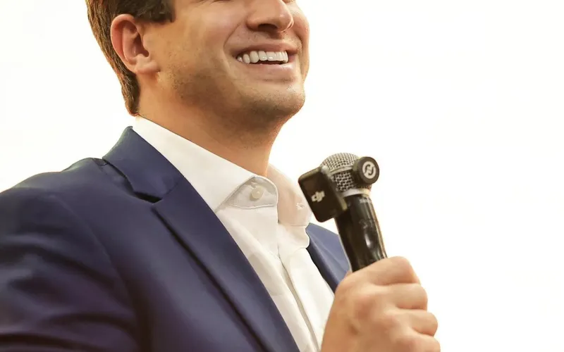 Prefeito do Recife, João Campos, oficializa pré-candidatura ao governo de Pernambuco