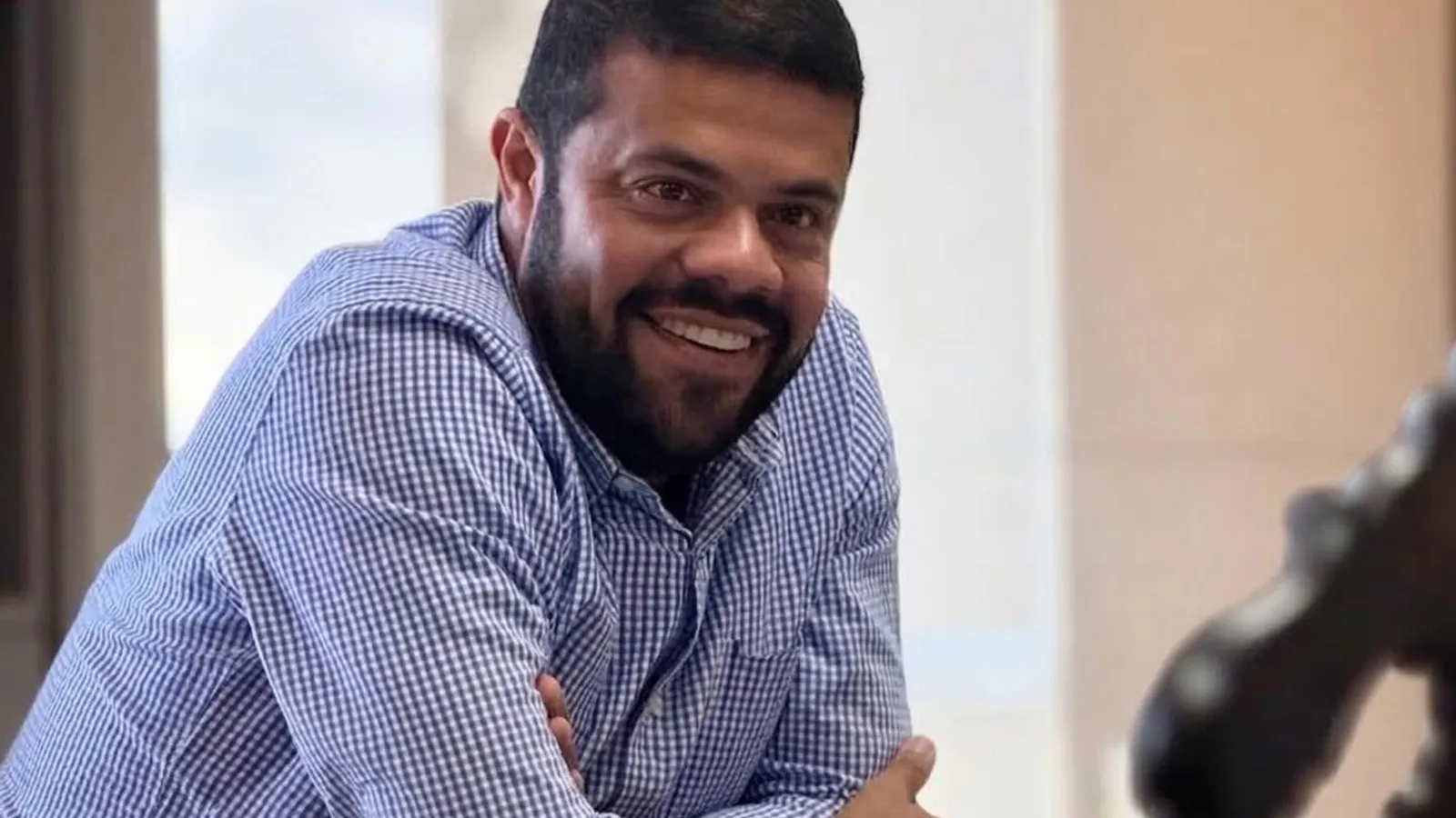 Léo de Neco celebra aniversário com ampla demonstração de apoio político na Bahia