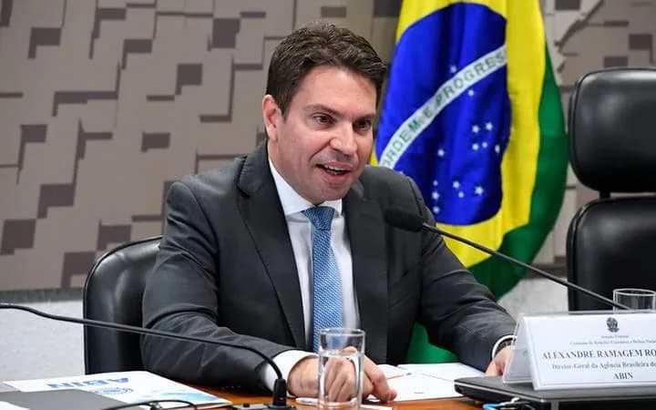 Ex-deputado bolsonarista é preso pelo ICE nos EUA