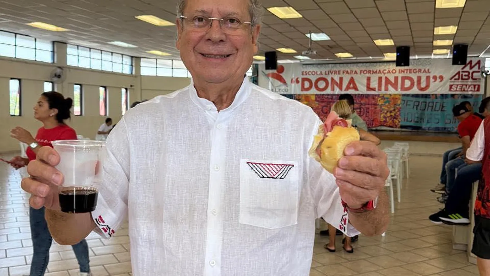 José Dirceu diz que Flávio Bolsonaro não é líder e nem tem vida própria