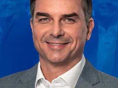 Flávio Bolsonaro vence em seis países