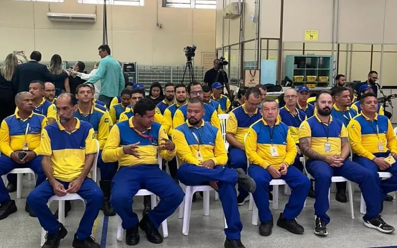 Beirando à falência, Correios depende de empréstimos bilionário e mira demissão de 10 mil funcionários