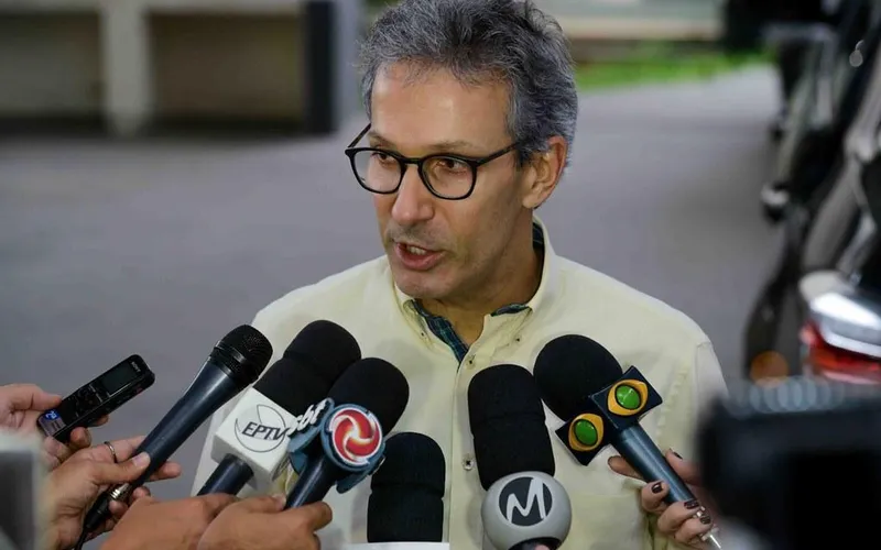 Ex-governador de Minas deve ser incluído no inquérito das fake news, pede ministro do STF