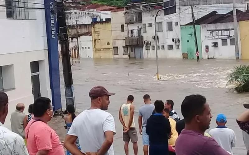 Defesa Civil alerta moradores de Gandu sobre fortes chuvas e risco de transbordamento do rio