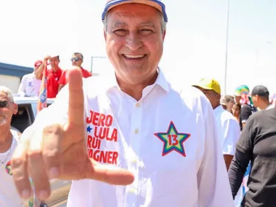 Petista disparou contra Flávio Bolsonaro