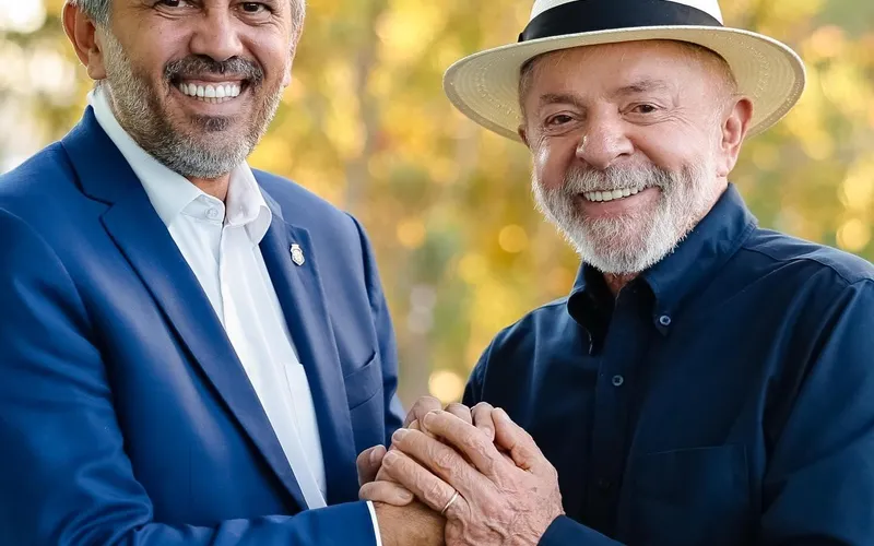 Fracasso de Elmano Freitas no Ceará obriga PT a testar disputa com ex-ministro Camilo Santana