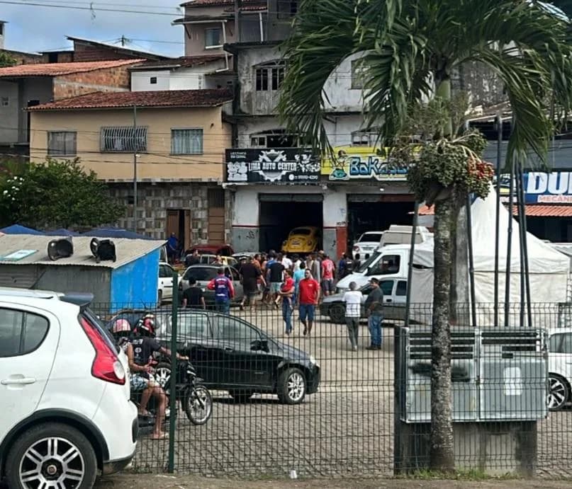 Homem é morto a tiros na Praça do Povo no centro de Gandu