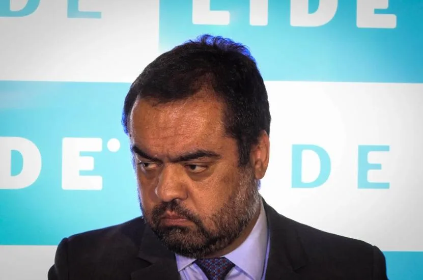 Alvo de operação da PF, ex-governador do Rio desiste de candidatura ao senado