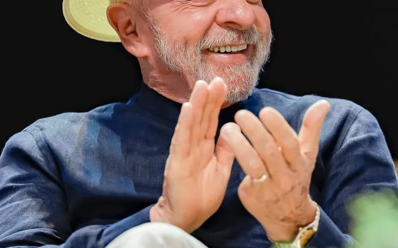 Com dificuldades até pra falar o português, Lula critica quem fala inglês no Brasil