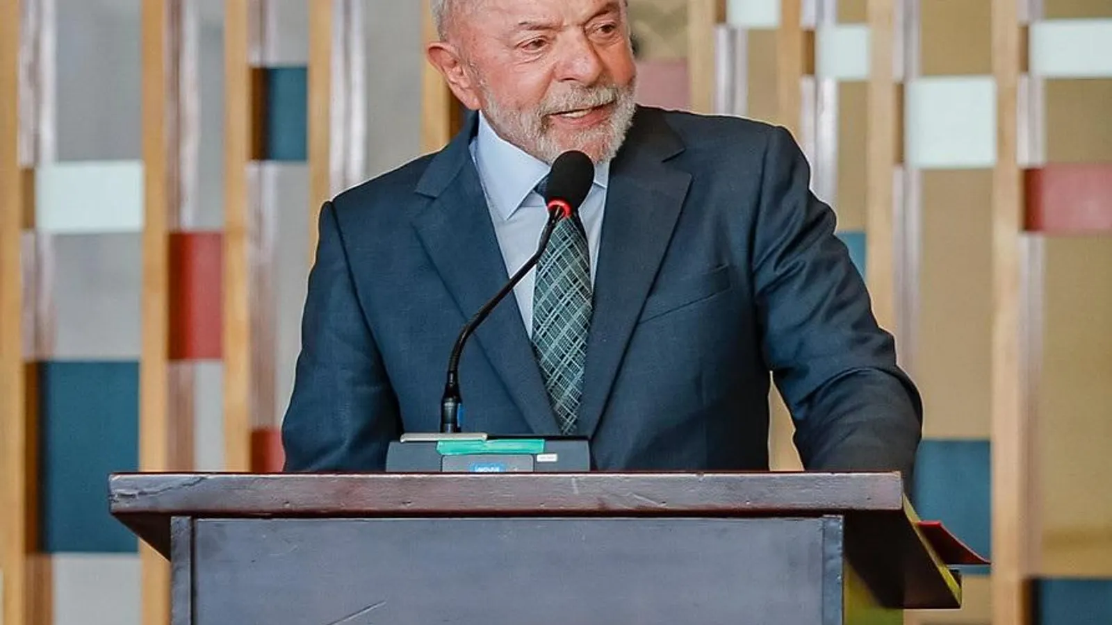 Lula chama 'Bolsonaros' de família "Metralhas" e diz que país lida com pior espécie de ser humano