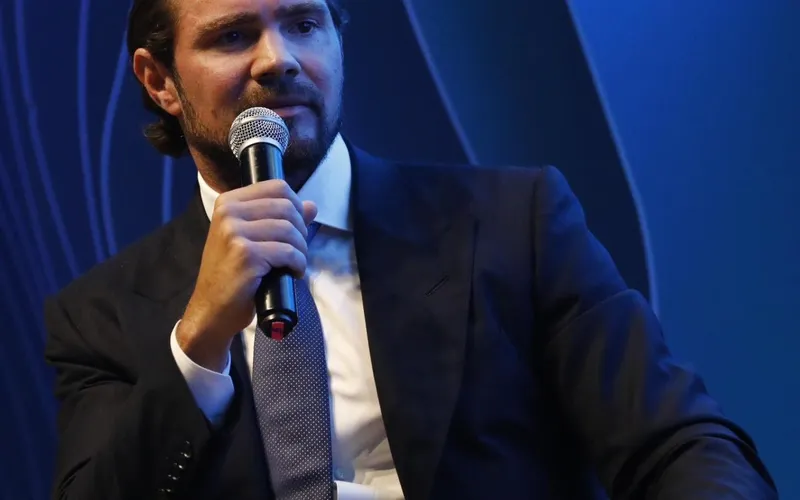 Polícia Federal prende dono do Banco Master