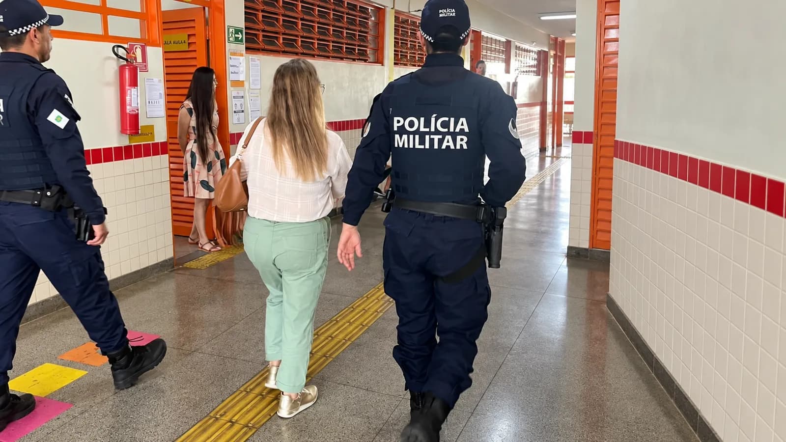 Mesária é presa praticando Boca de Urna no DF.