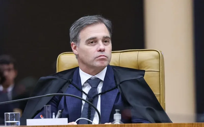 Mensagens revelam encontro reservado entre Vorcaro e André Mendonça antes de ministro assumir caso Master