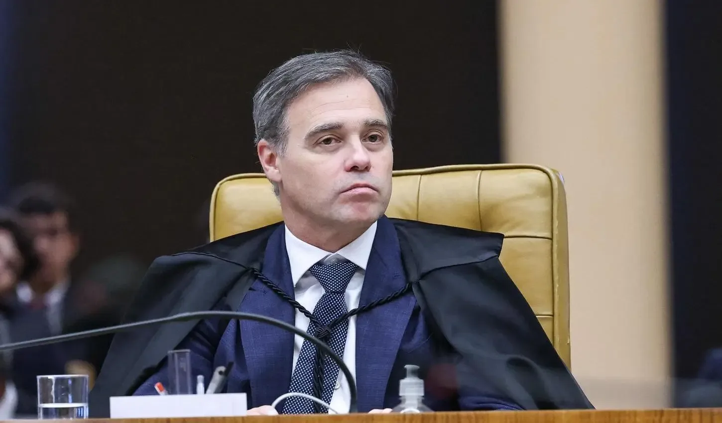 Mensagens revelam encontro reservado entre Vorcaro e André Mendonça antes de ministro assumir caso Master