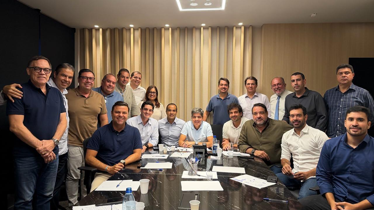 Bancada de oposição realiza reunião estratégica com ACM Neto e Bruno Reis visando 2026