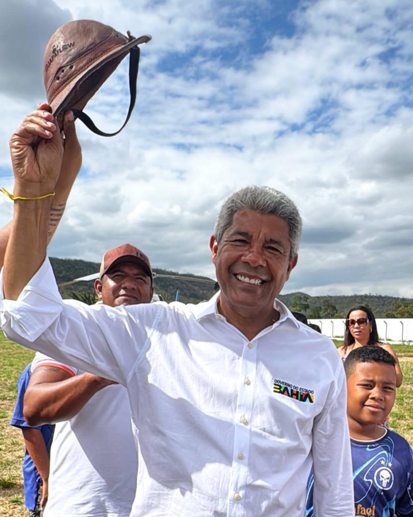 Vídeos antigos ressurgem e mostram Jerônimo Rodrigues evitando contato com populares após dizer que ACM Neto 