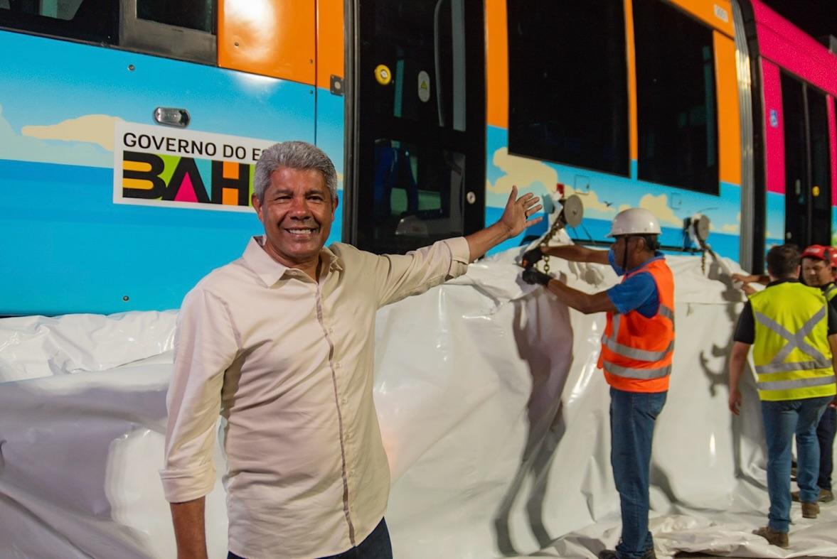 Jerônimo compra trens do VLT encalhados há mais de uma década em Mato Grosso por mais de R$ 1 bilhão