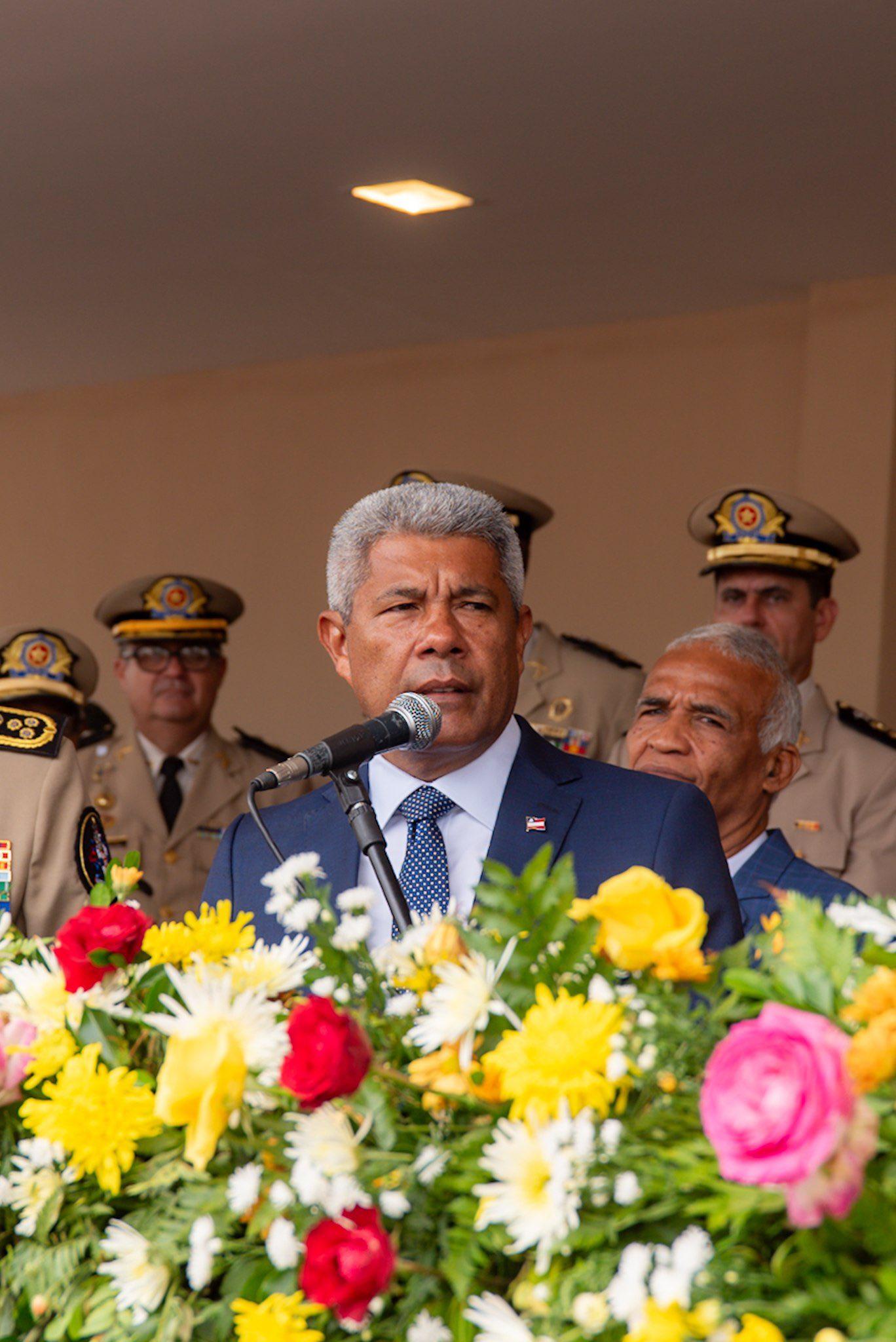 Jerônimo pede que baianos comparem 20 anos do PT na Bahia com governos passados