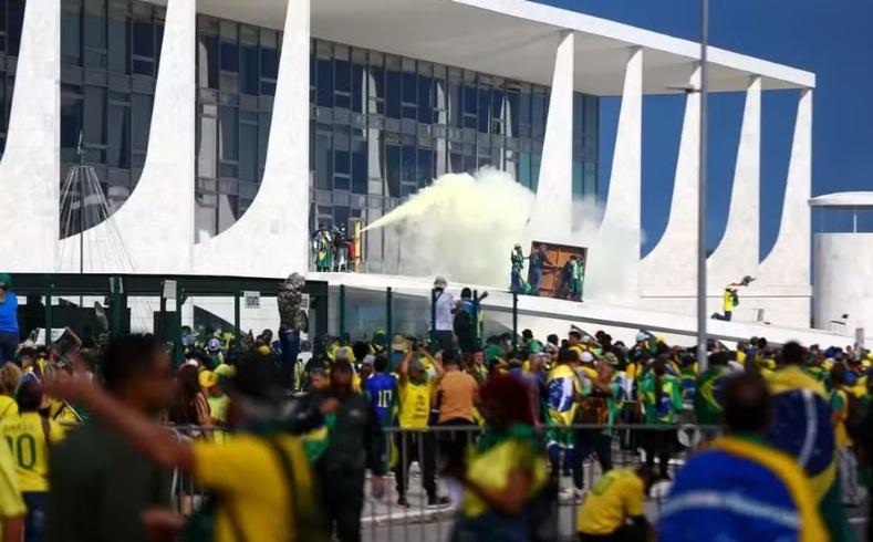 Justiça argentina autoriza extradição de cinco brasileiros envolvidos nos ataques de 8 de janeiro