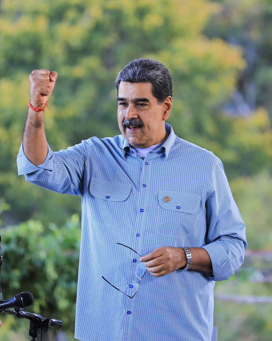 EUA lançam ataque de grande escala contra a Venezuela; Trump diz que Maduro foi capturado e retirado do país