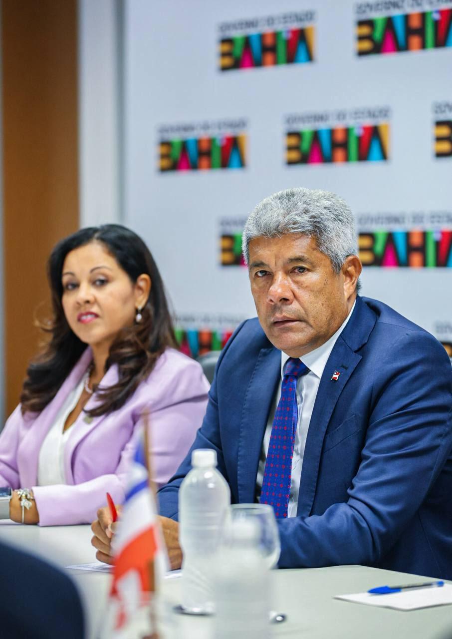 Jerônimo Rodrigues volta a defender aprovação automática na rede estadual e reforça fracasso na educação da Bahia