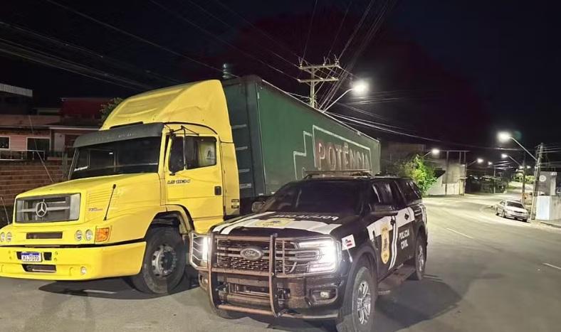 Caminhão roubado que transportava carga de cacau avaliada em quase R$ 1 milhão é recuperado em Ibirapitanga