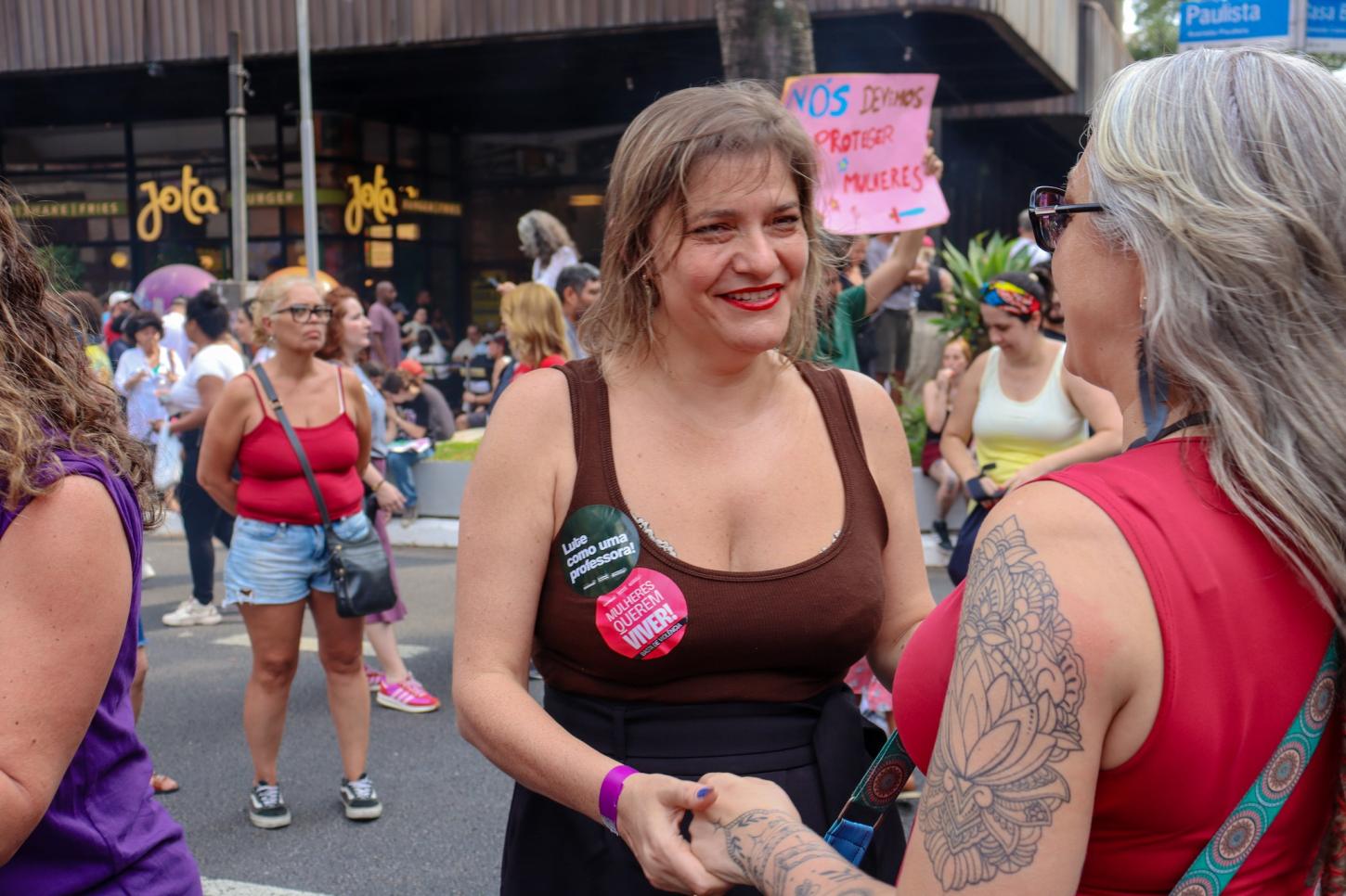 Deputada do PSOL pede título de cidadão brasileiro para cantor que nunca veio ao Brasil