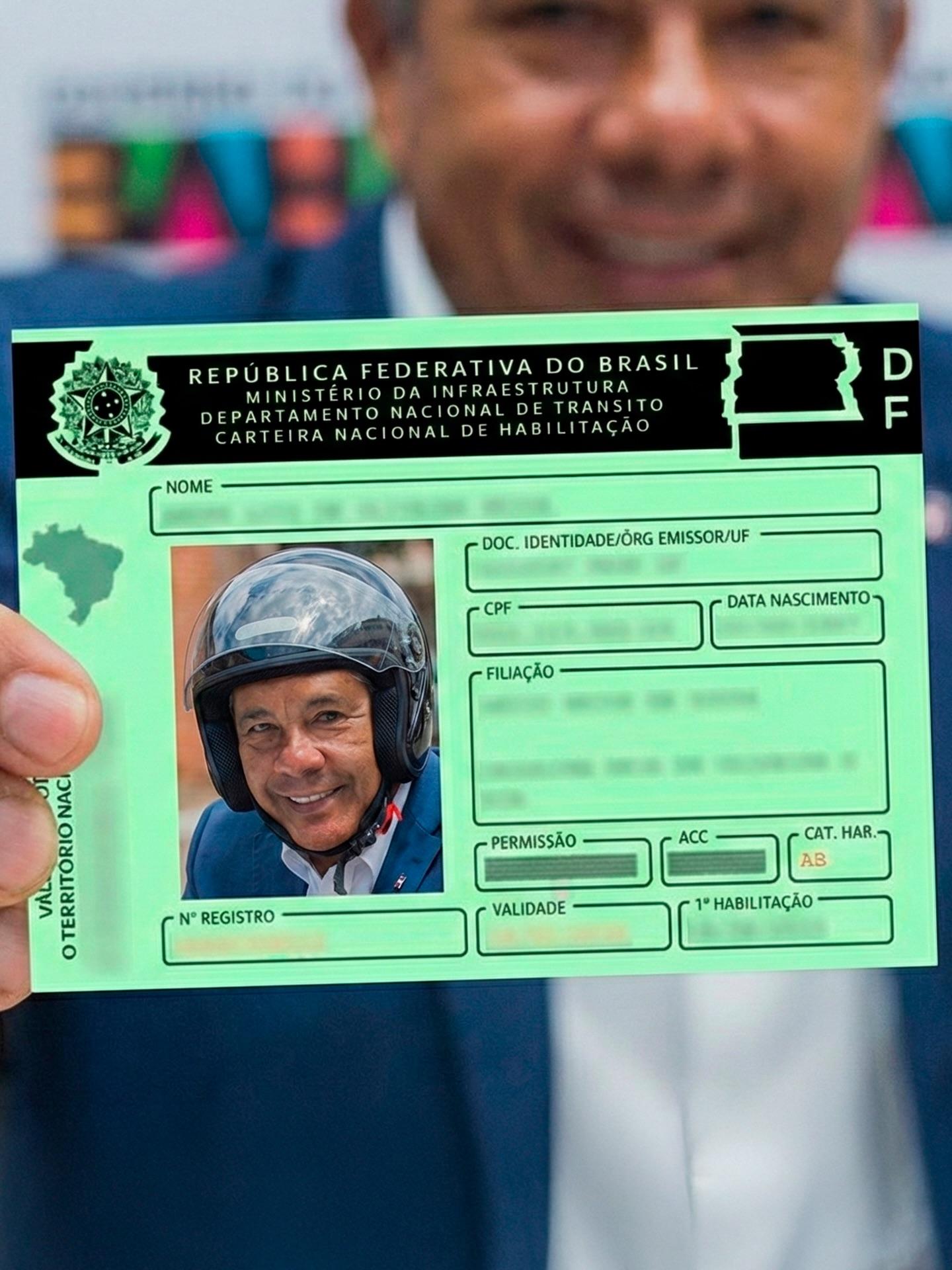 Jerônimo dá calote milionário em autoescolas na Bahia e instituições suspendem atendimentos de programa social