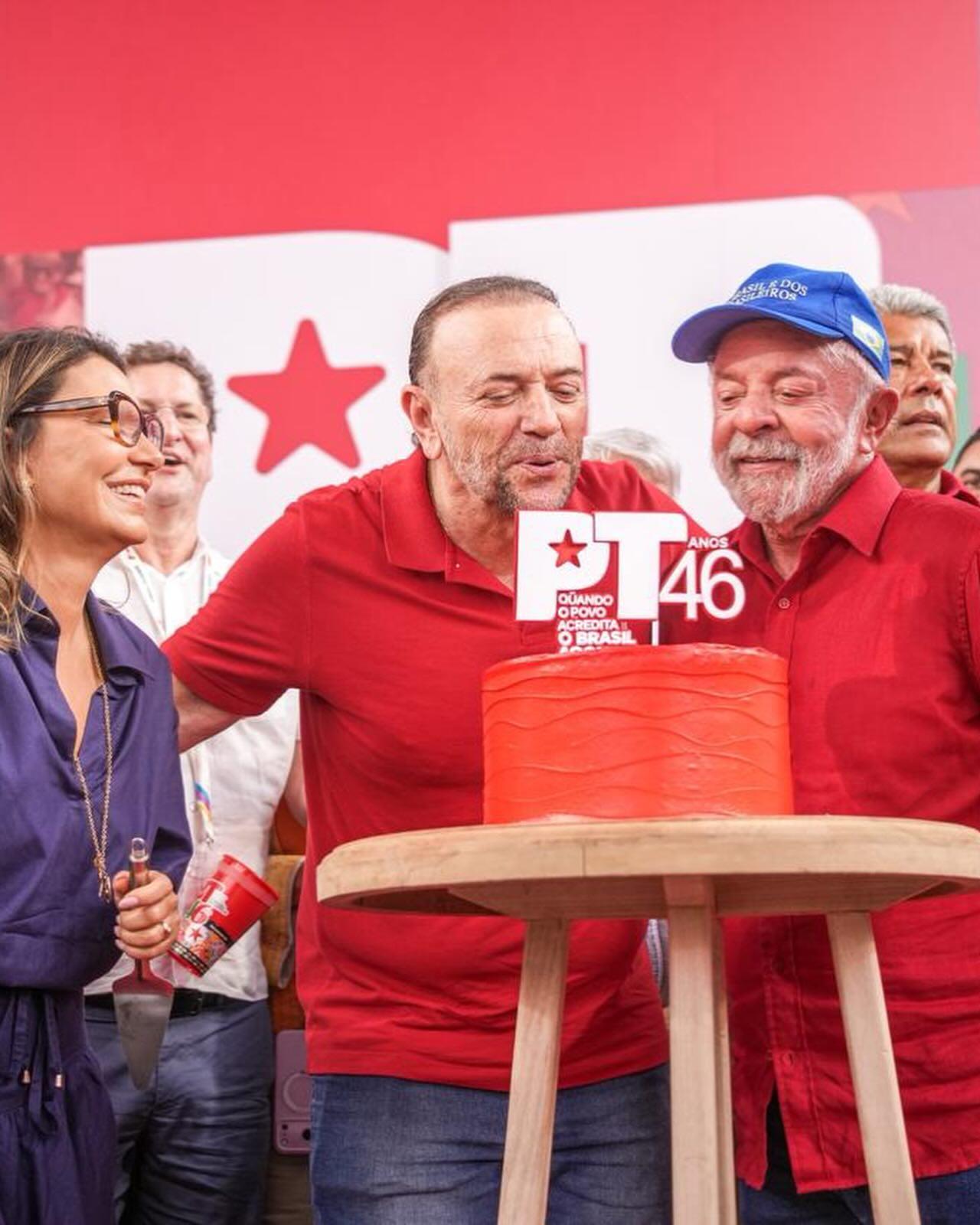 Lula mostra preocupação e diz brigas internas estão acabando com o PT