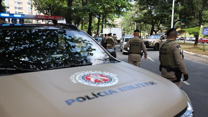 PM vai responder processo por usar fotos fardado e armado em perfil de site adulto em Itabuna