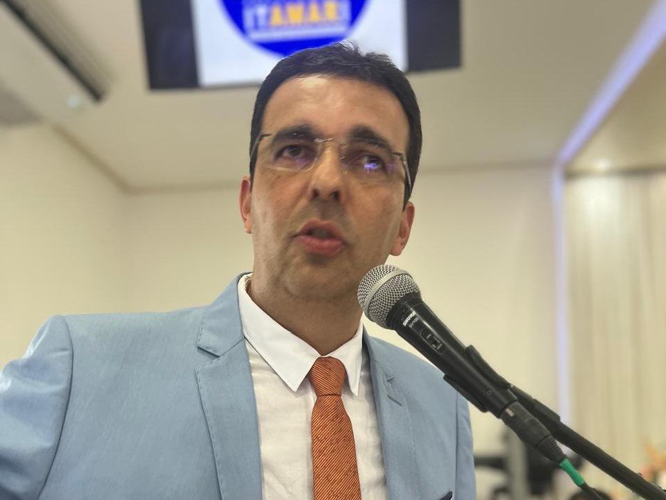 Em tempos de documentos digitais, prefeito de Itamari vai gastar quase R$ 240 mil reais com papel ofício 