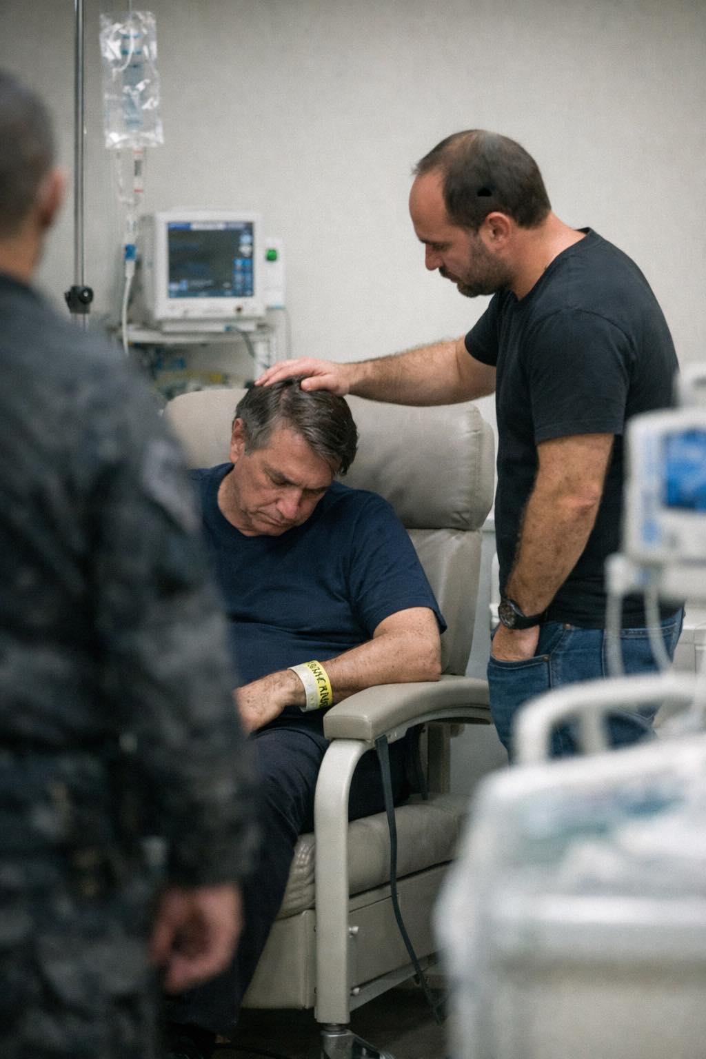 Moraes autoriza prisão domiciliar para Jair Bolsonaro por 90 dias