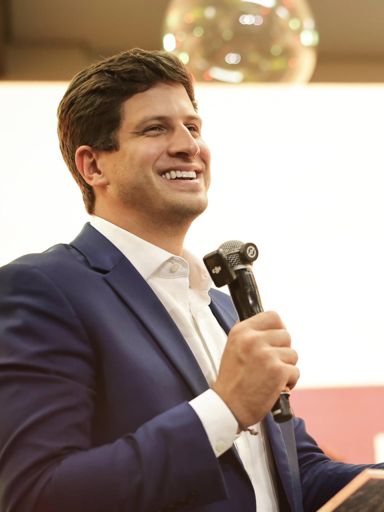 Prefeito do Recife, João Campos, oficializa pré-candidatura ao governo de Pernambuco 