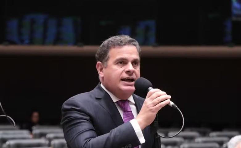 Deputado baiano faz acordo para devolver R$ 1,4 milhão desviados com contratação de funcionárias fantasmas