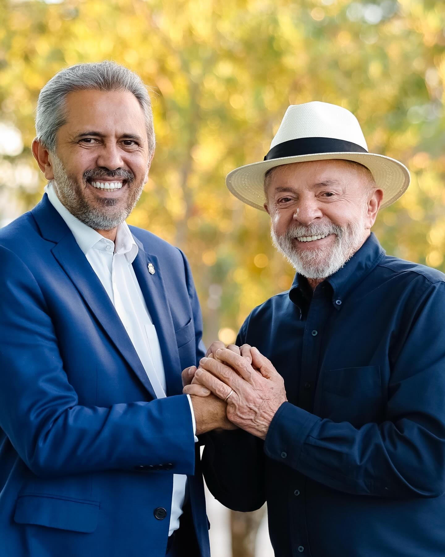 Fracasso de Elmano Freitas no Ceará obriga PT a testar disputa com ex-ministro Camilo Santana