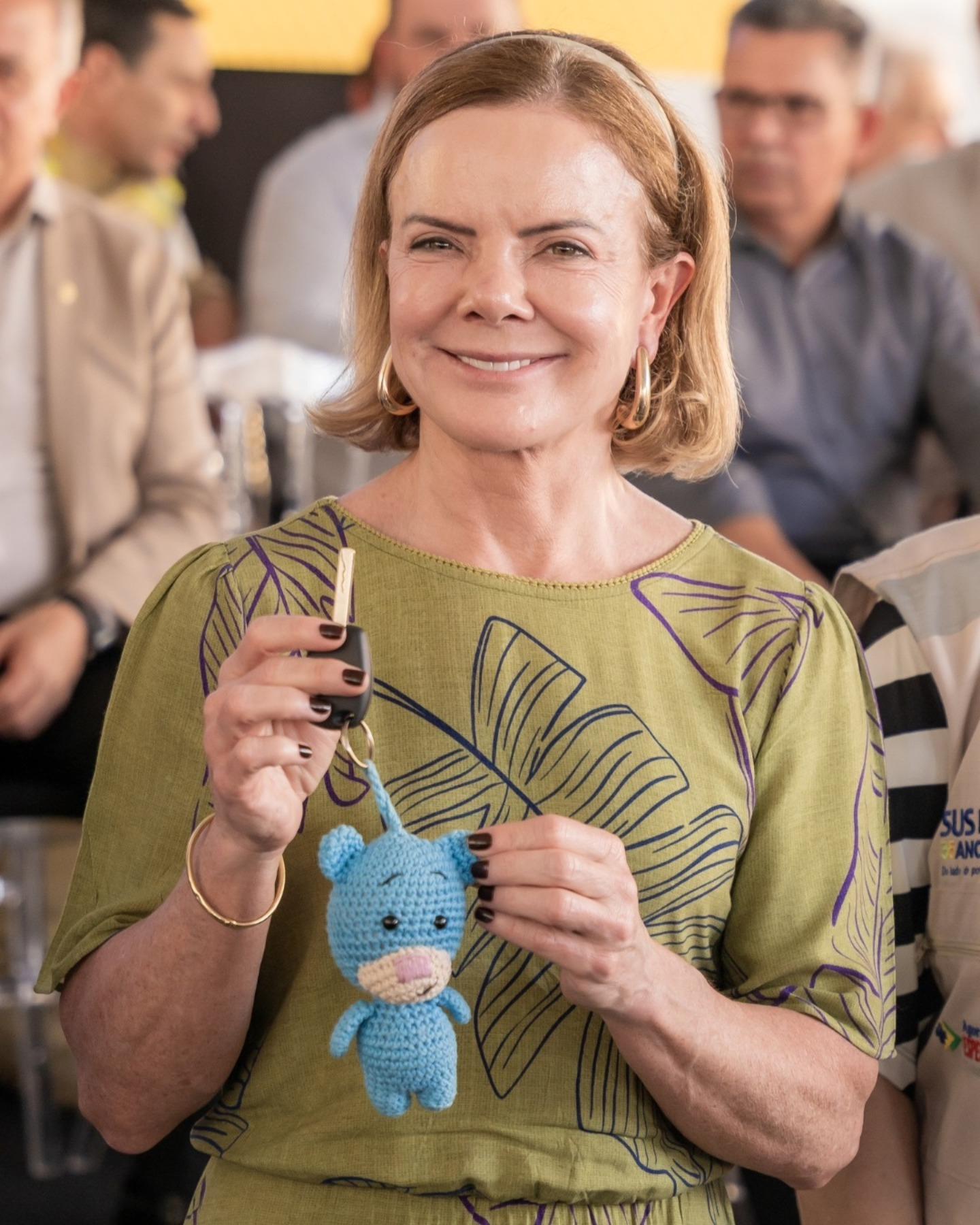 Gleisi Hoffman diz nas redes sociais que Lula acabou com a fraude do INSS