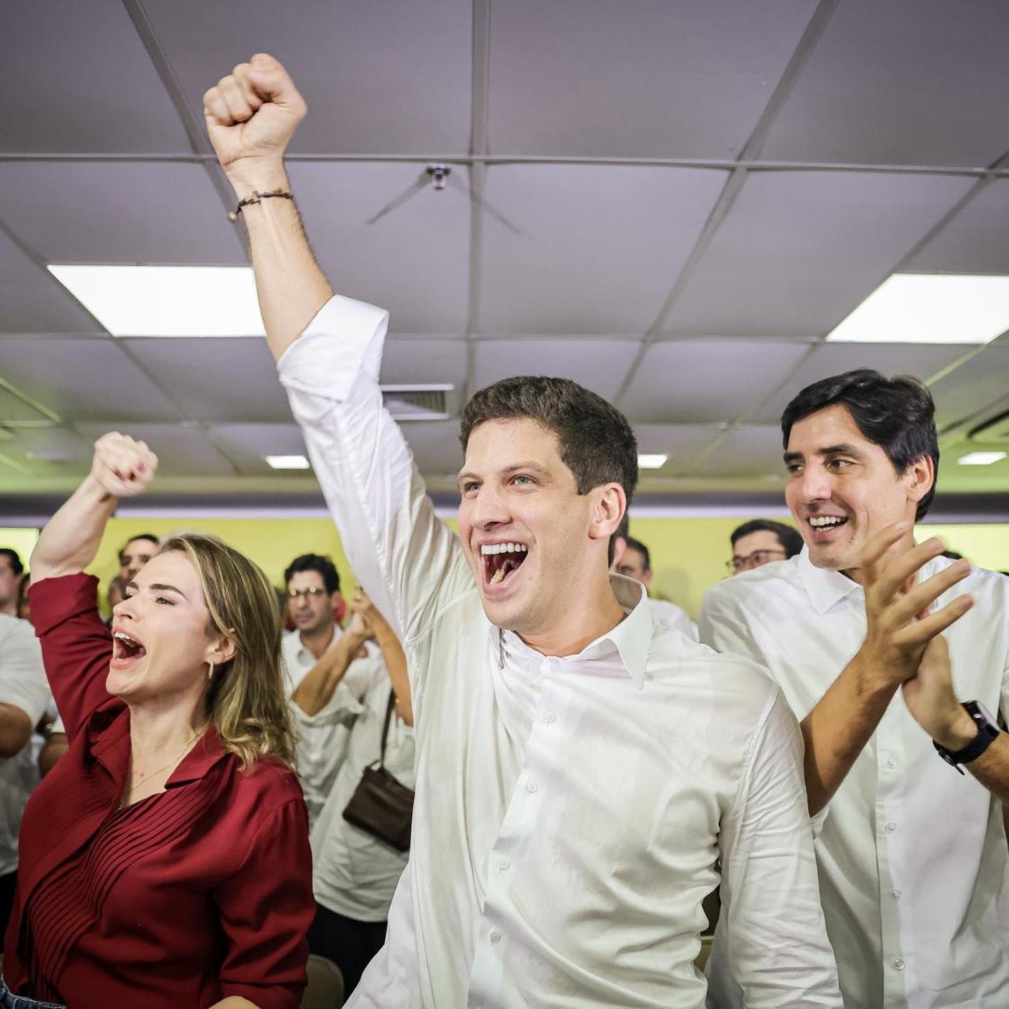 João Campos lidera corrida pelo governo de Pernambuco 