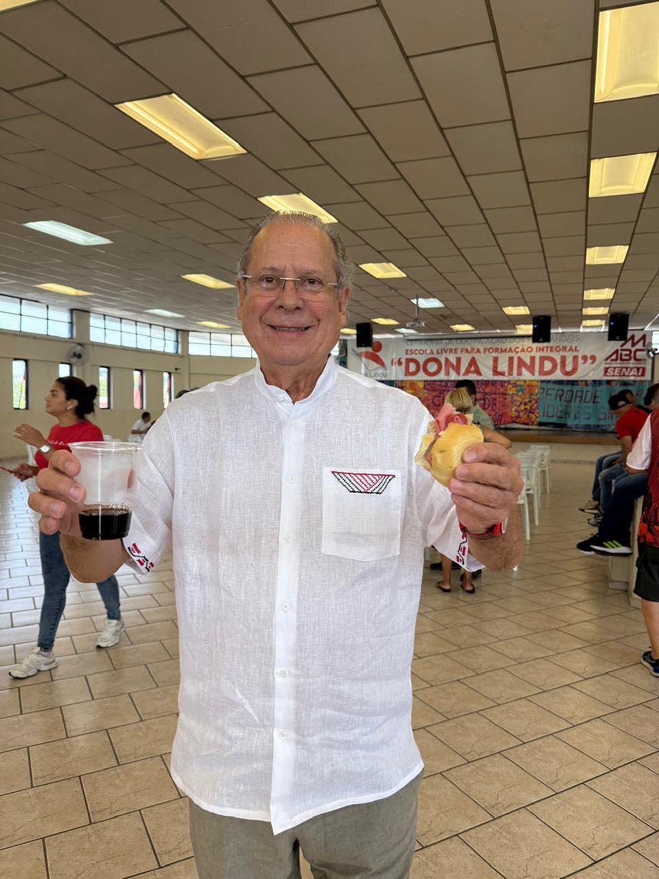 José Dirceu diz que Flávio Bolsonaro não é líder e nem tem vida própria