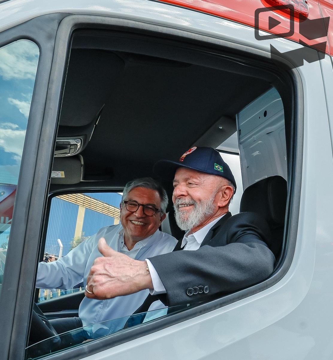 Lula defende o SUS, mas basta sentir uma dor de barriga e logo corre para o Sírio-Libanês