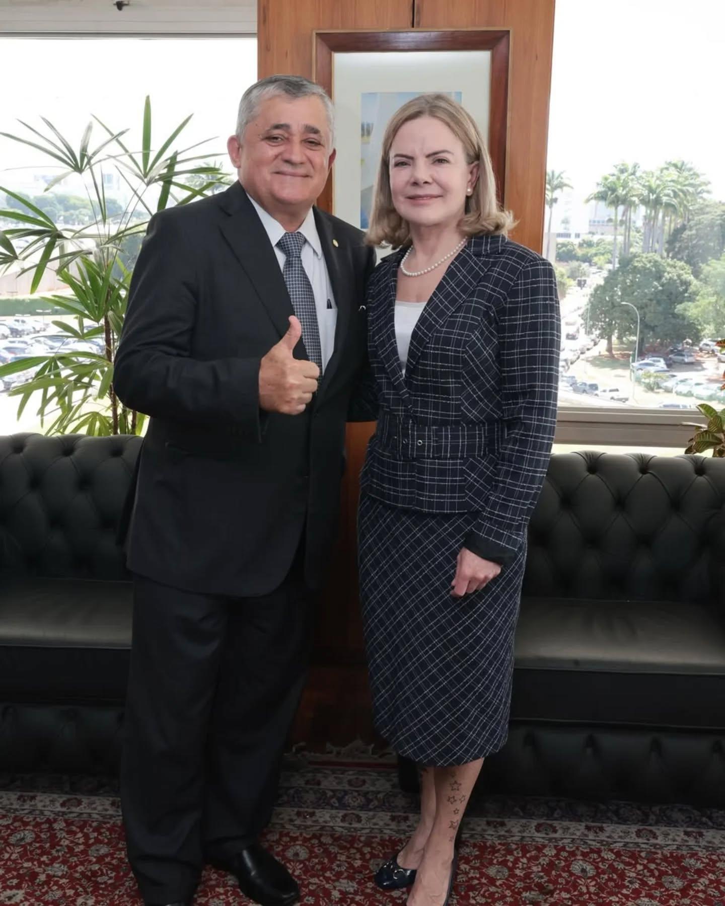 Lula escolhe deputado do PT envolvido em escândalo de corrupção para substituir Gleisi Hoffmann em seu governo