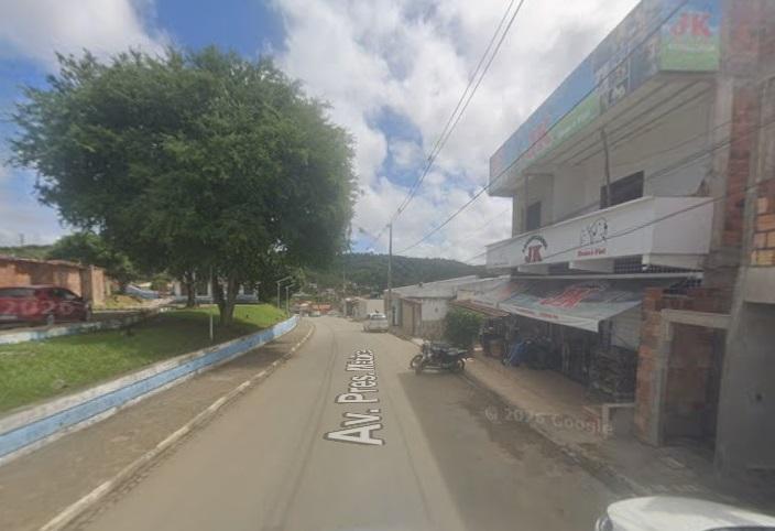 Prefeito de Itamari gastará R$ 124 mil com quebra-molas em ruas recém-pavimentadas