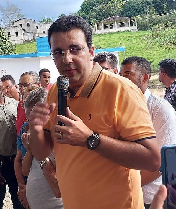 Prefeito de Itamari vai gastar mais de Meio Milhão de reais para construir quadra na zona rural do município