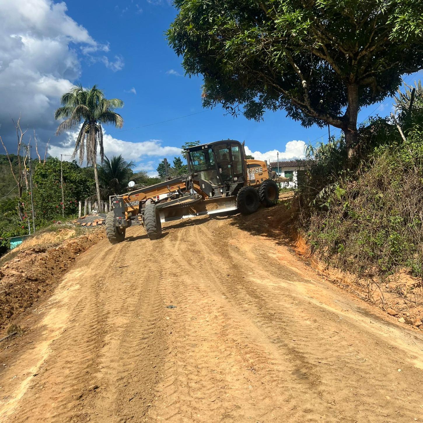 Prefeitura de Wenceslau Guimarães intensifica trabalho de recuperação e manutenção de estradas rurais